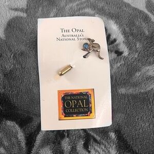 Kangaroo opal pin 🖤